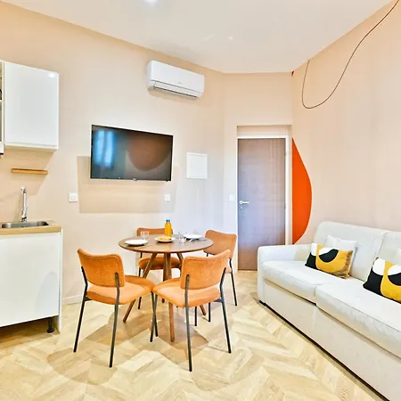 Small Air-conditioned - Pereire *