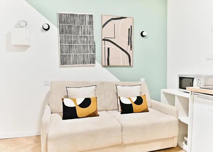 Small Air-conditioned - Pereire