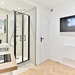 Small Air-conditioned - Pereire *