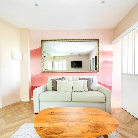 Small Air-conditioned - Pereire Апартаменты