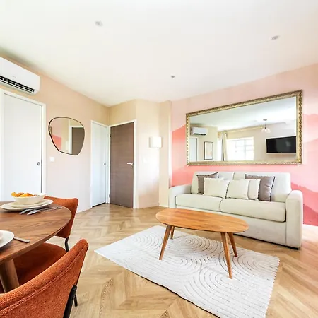 Small Air-conditioned - Pereire * Париж