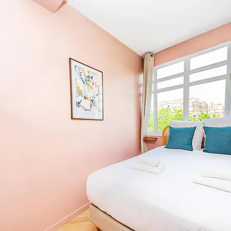 Small Air-conditioned - Pereire