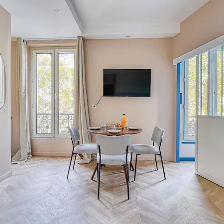 Small Air-conditioned - Pereire 公寓 *