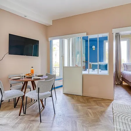 Small Air-conditioned - Pereire Paris