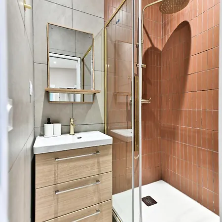 Small Air-conditioned - Pereire Апартаменты