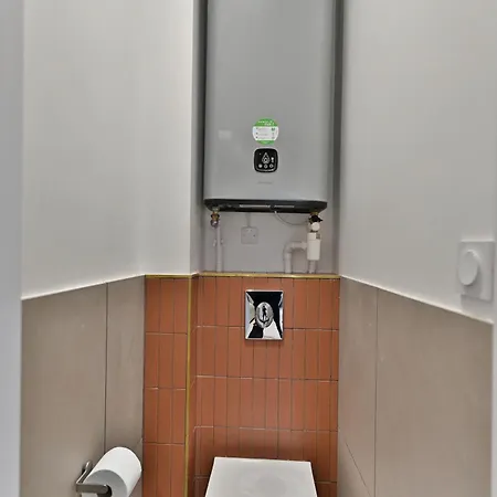 Small Air-conditioned - Pereire