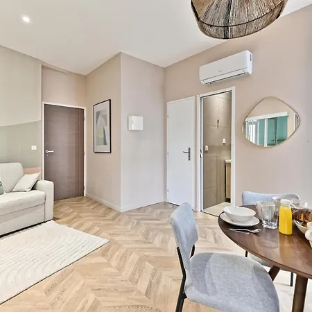 Small Air-conditioned - Pereire *