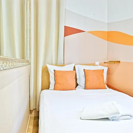 Small Air-conditioned - Pereire Paris