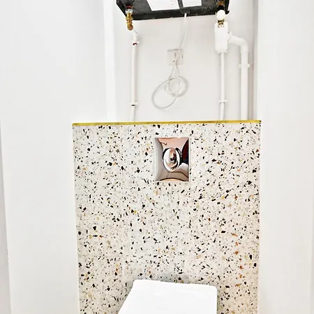 Small Air-conditioned - Pereire * Paris