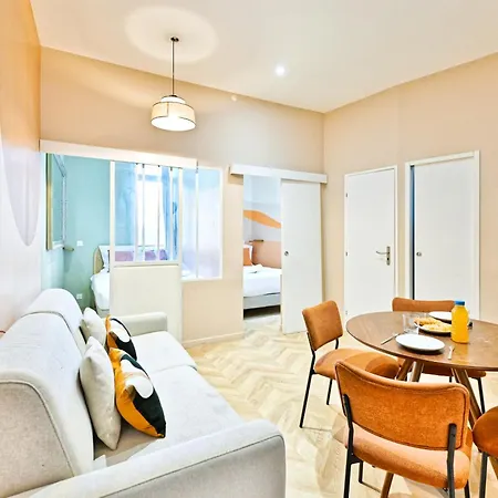 Small Air-conditioned - Pereire * Paris