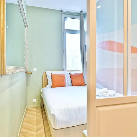 Small Air-conditioned - Pereire 公寓 *