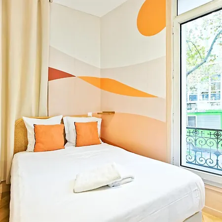 Small Air-conditioned - Pereire * Paris