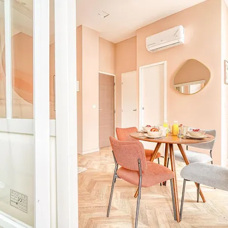Small Air-conditioned - Pereire *