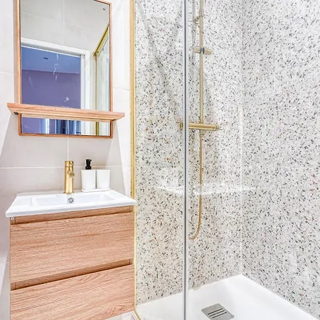 Small Air-conditioned - Pereire 巴黎