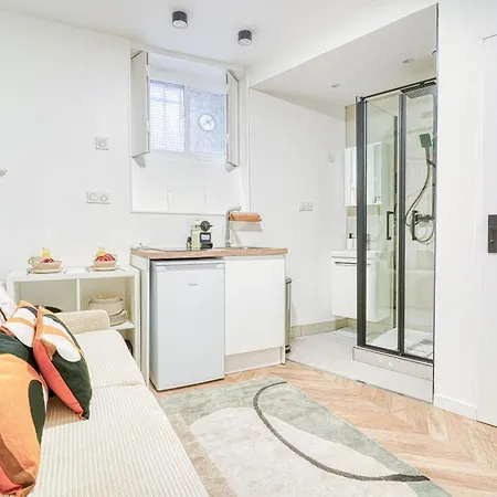 Small Air-conditioned - Pereire 公寓 *