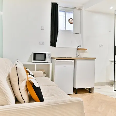 Small Air-conditioned - Pereire * Paříž