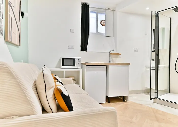 Small Air-conditioned - Pereire * Paříž