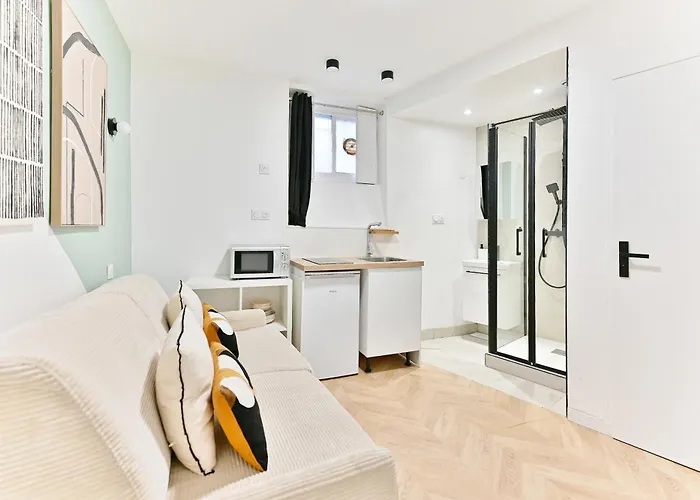 Small Air-conditioned - Pereire * Parijs